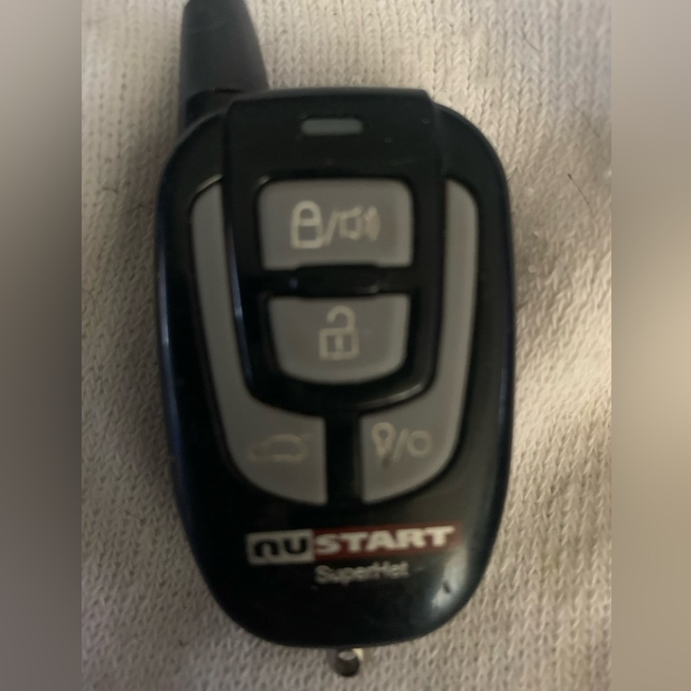 Keyless entry remote control alarm transmitter Compustar R199 AM one-tab fob OE